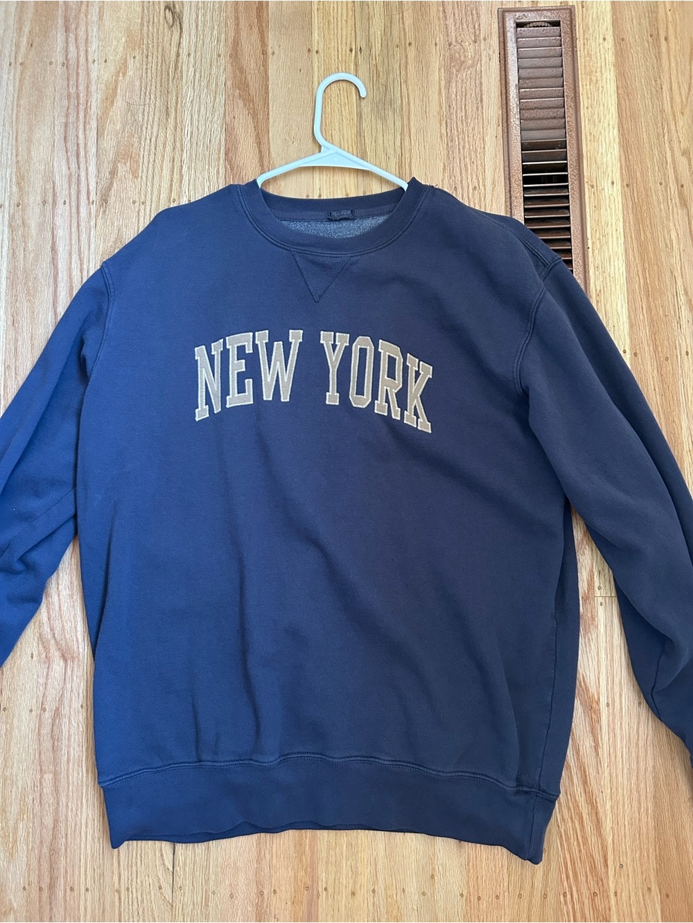 Brandy Melville Navy Sweatshirt with Cream 'NEW YORK' Script